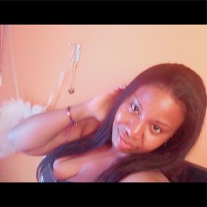 Meet your Posher, Tiara